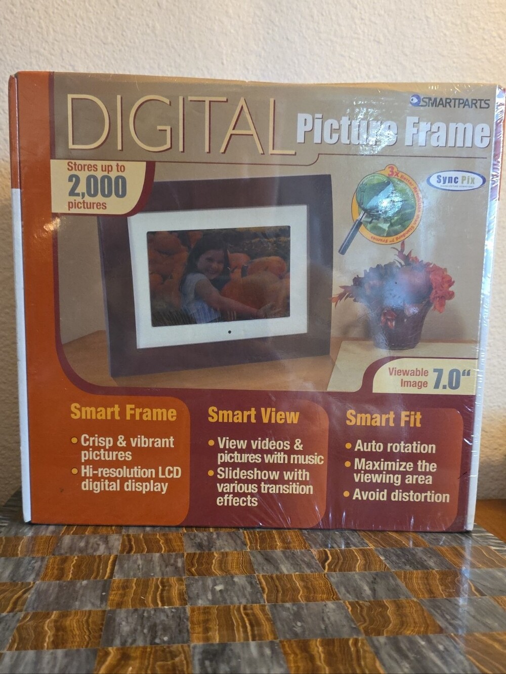 Digital Picture Frame 7.0" - Brown/White Display